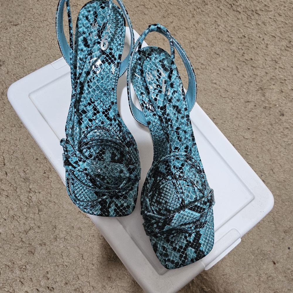 Mux NO. 6 Stylish Blue Snakeskin Women's Heels Size 9